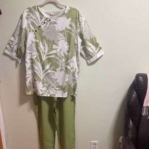Floral Green and White Top and Pants Set